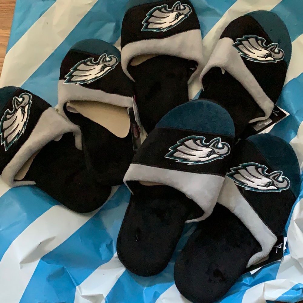 NWT Philadelphia Eagles Slippers kids 1/2,5/6, 7/8